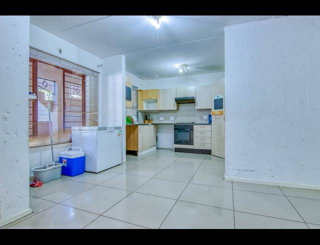 3 BEDROOM APARTMENT BLOCK TO LET IN FERNDALE